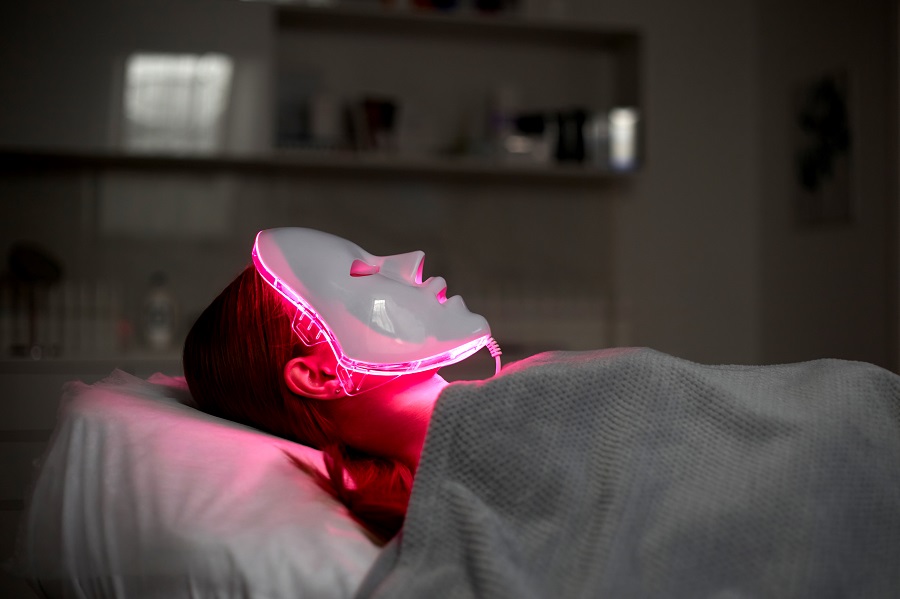 The Many Health Benefits of Red Light Therapy
